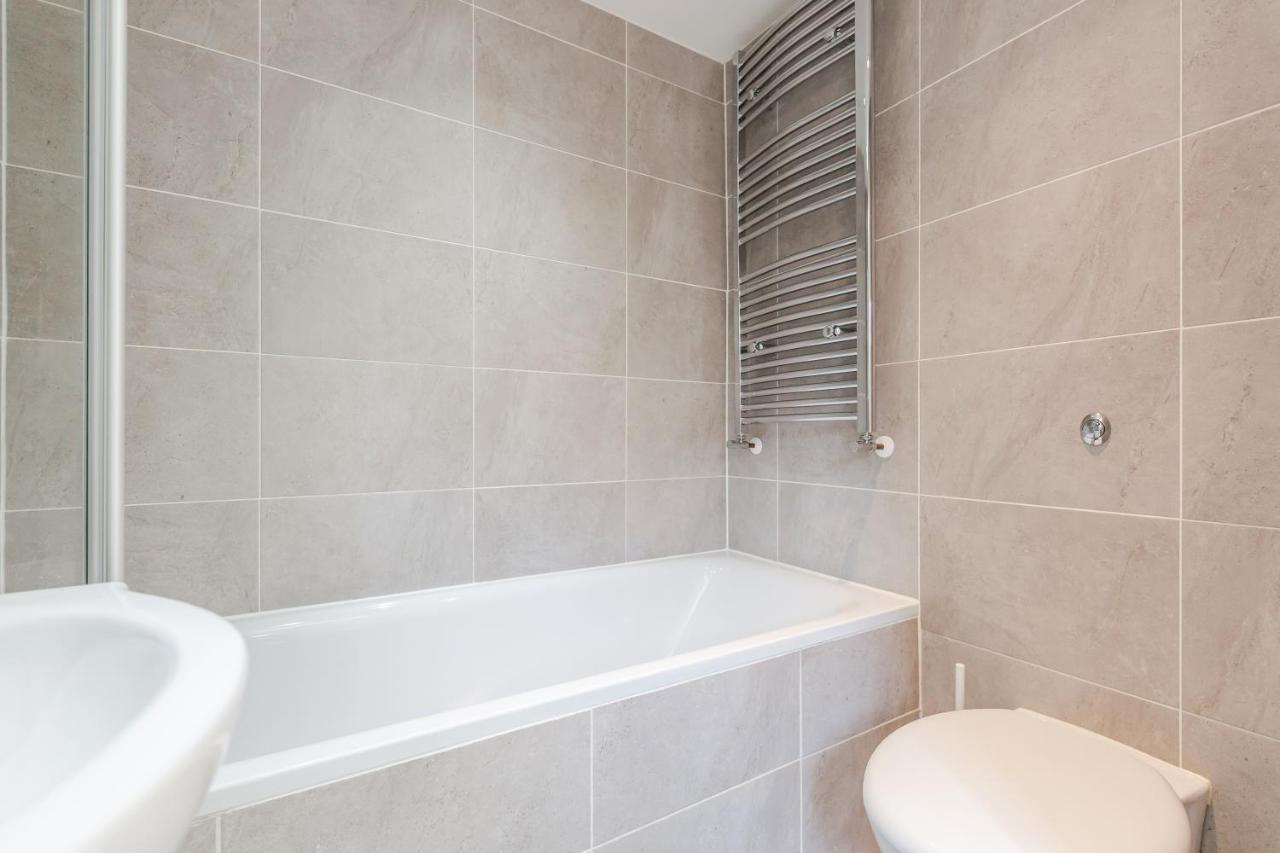 2 Bedrooms Serviced Apartment Excel Exhibition Centre, O2 Arena, Stratford Olympic City, Forest Gate, Central Londyn Zewnętrze zdjęcie