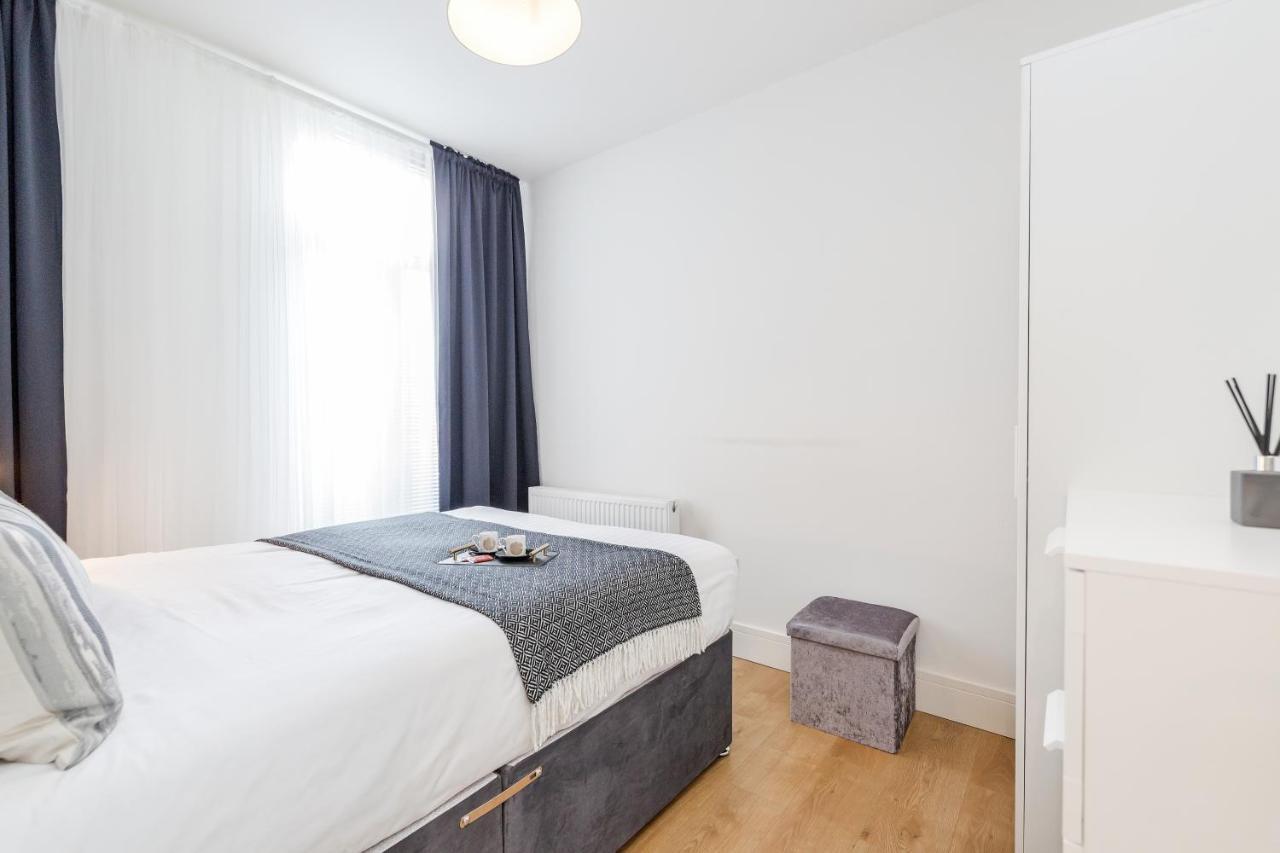 2 Bedrooms Serviced Apartment Excel Exhibition Centre, O2 Arena, Stratford Olympic City, Forest Gate, Central Londyn Zewnętrze zdjęcie